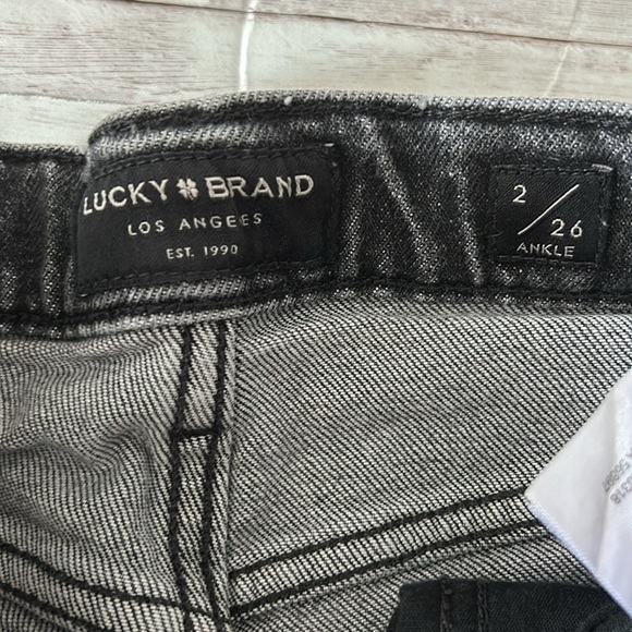 Lucky Brand High Rise Drew Mom Button Fly Jean Fredericksburg Ct Distressed Grey - Picture 7 of 14